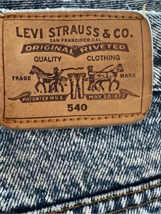 Rare Vintage Acid Wash Levi’s with a Leather Patch 1991 - Picture 4 of 11